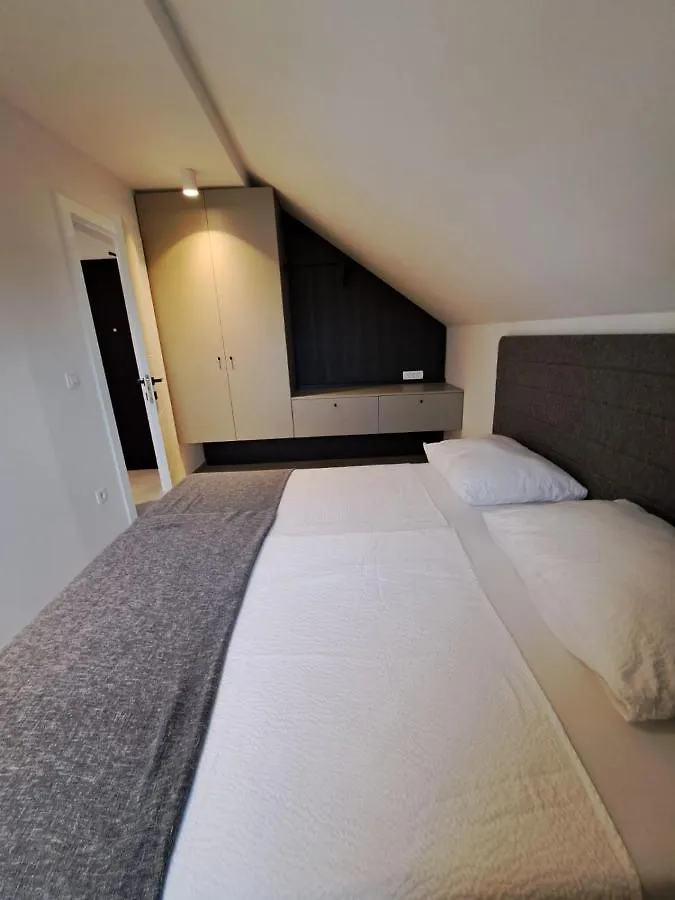 Apartments Divi Sunset View Mandre 0*,