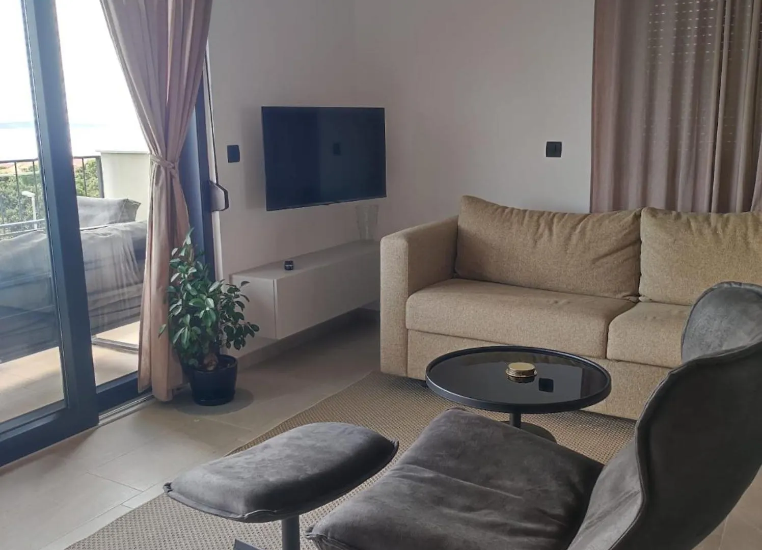 Apartments Divi Sunset View Mandre 0*,
