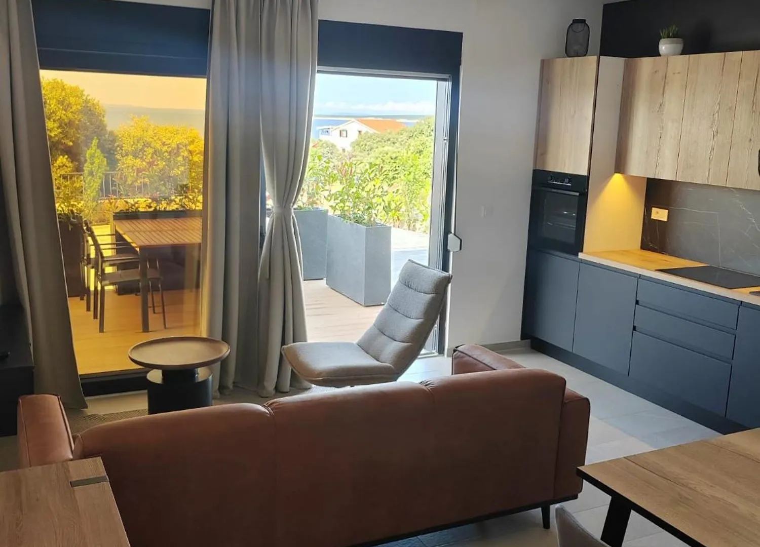 Apartments Divi Sunset View 曼德雷